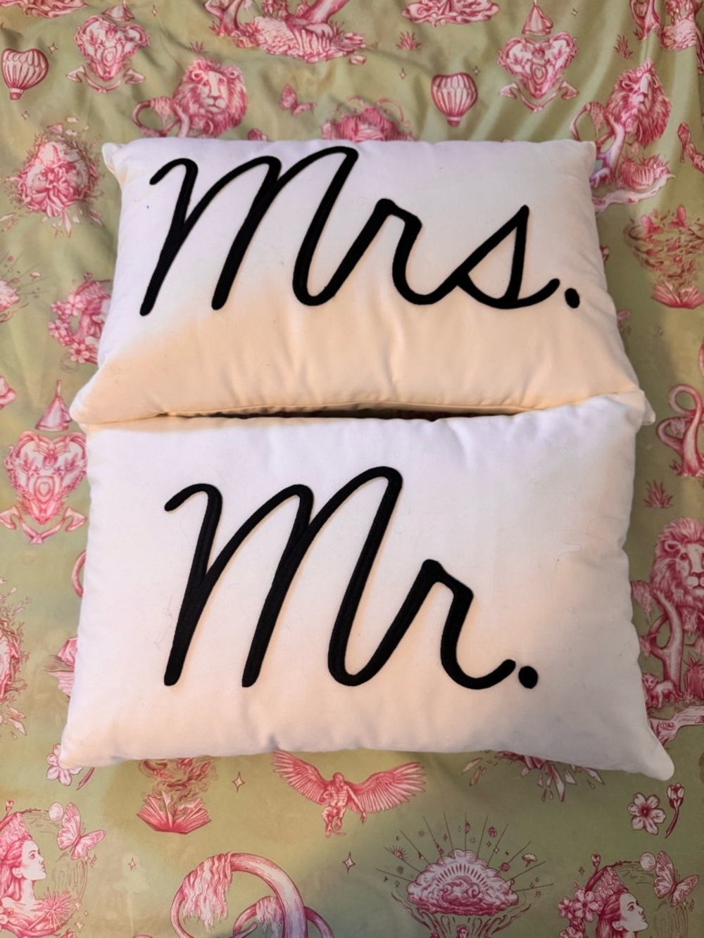 NWOT Mr. and Mrs. Embroidered White Decorative Pillow Set